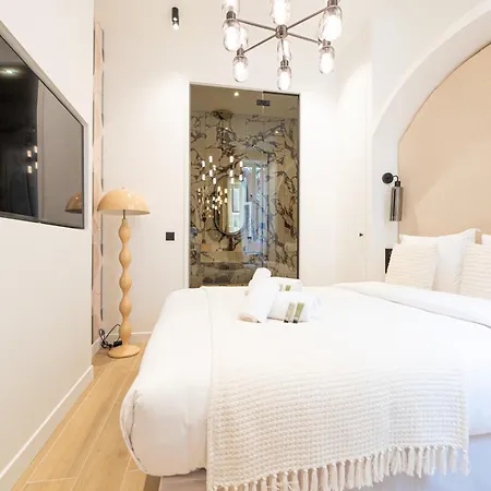 Lovely & Romantic Near Bastille דירה *