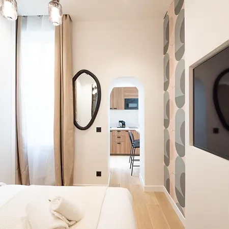 Apartment Lovely & Romantic Near Bastille Paris