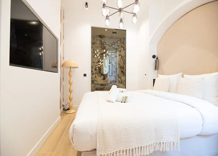 Lovely & Romantic Near Bastille アパート *