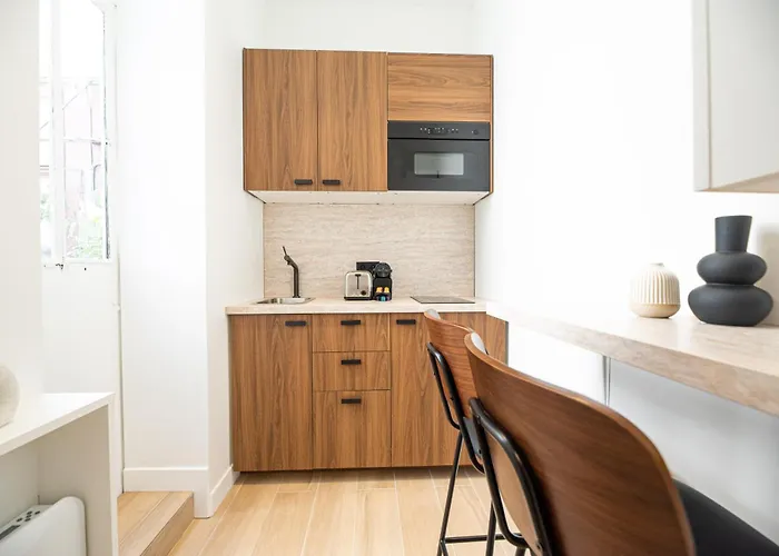 Lovely & Romantic Near Bastille パリ